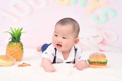 益阳宝宝在妈妈肚子里